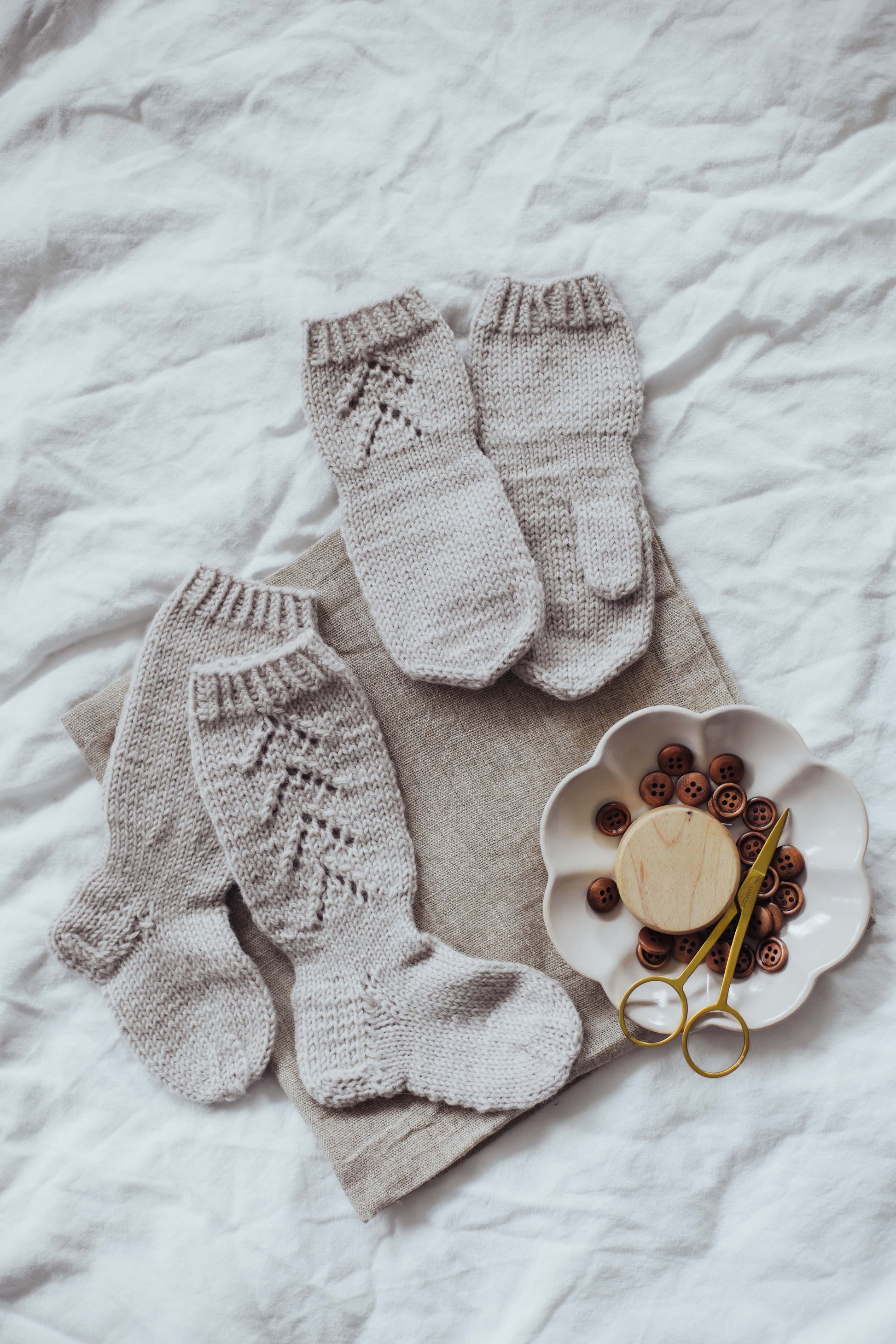 socken handschuhe Feder Kindersocken und Handschuhe – Stroff Knitting