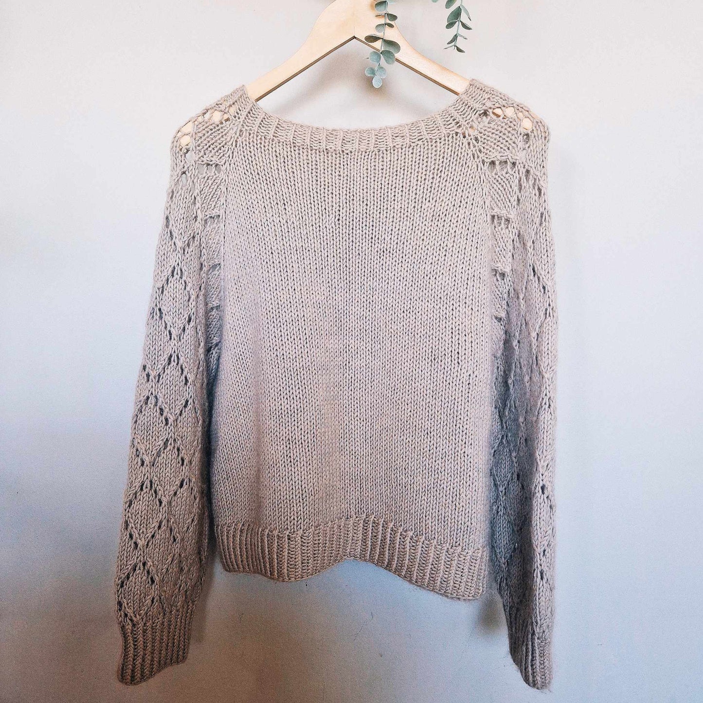 Eyglo sweater