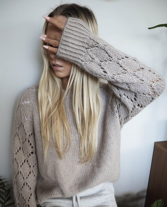 Eyglo sweater