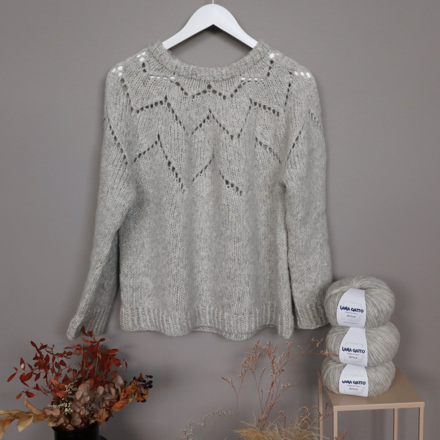 Feather sweater (adult)